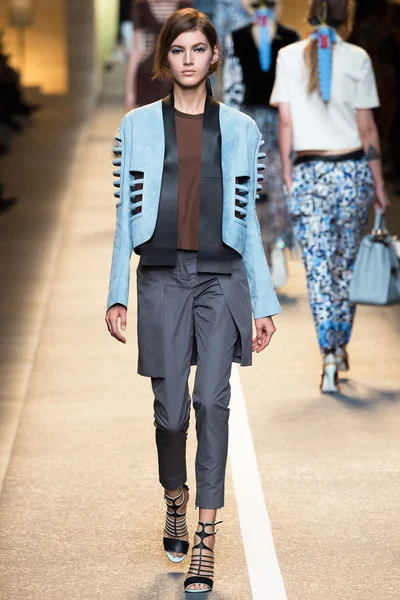 Look 30